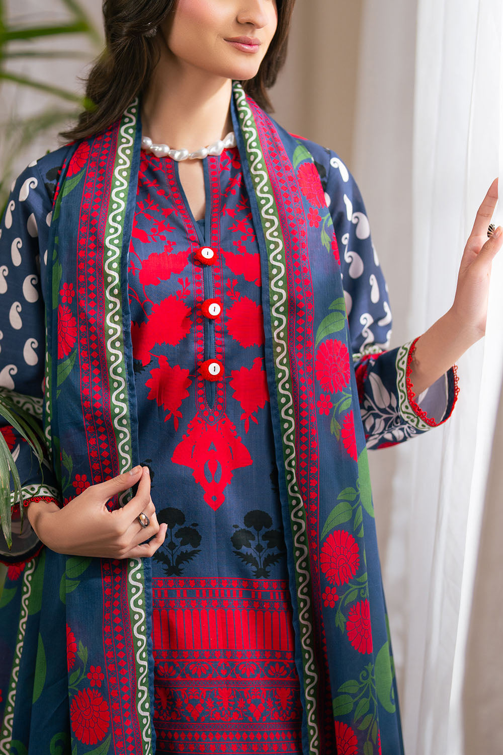 Gul Ahmed 3PC Printed Cross Hatch Lawn Suit