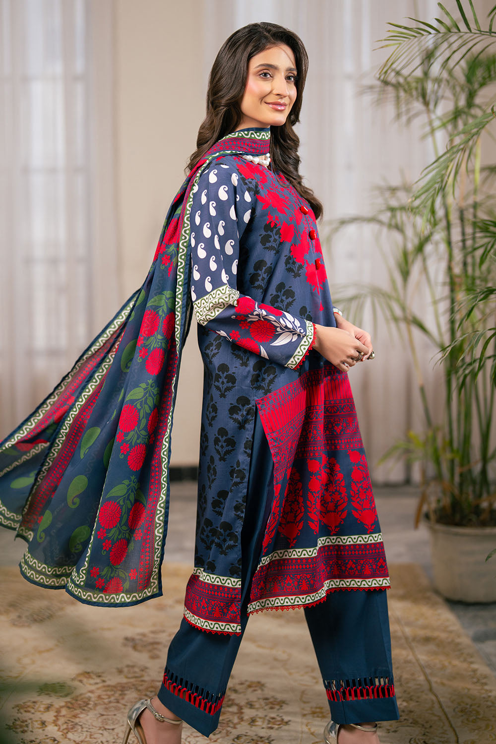 Gul Ahmed 3PC Printed Cross Hatch Lawn Suit