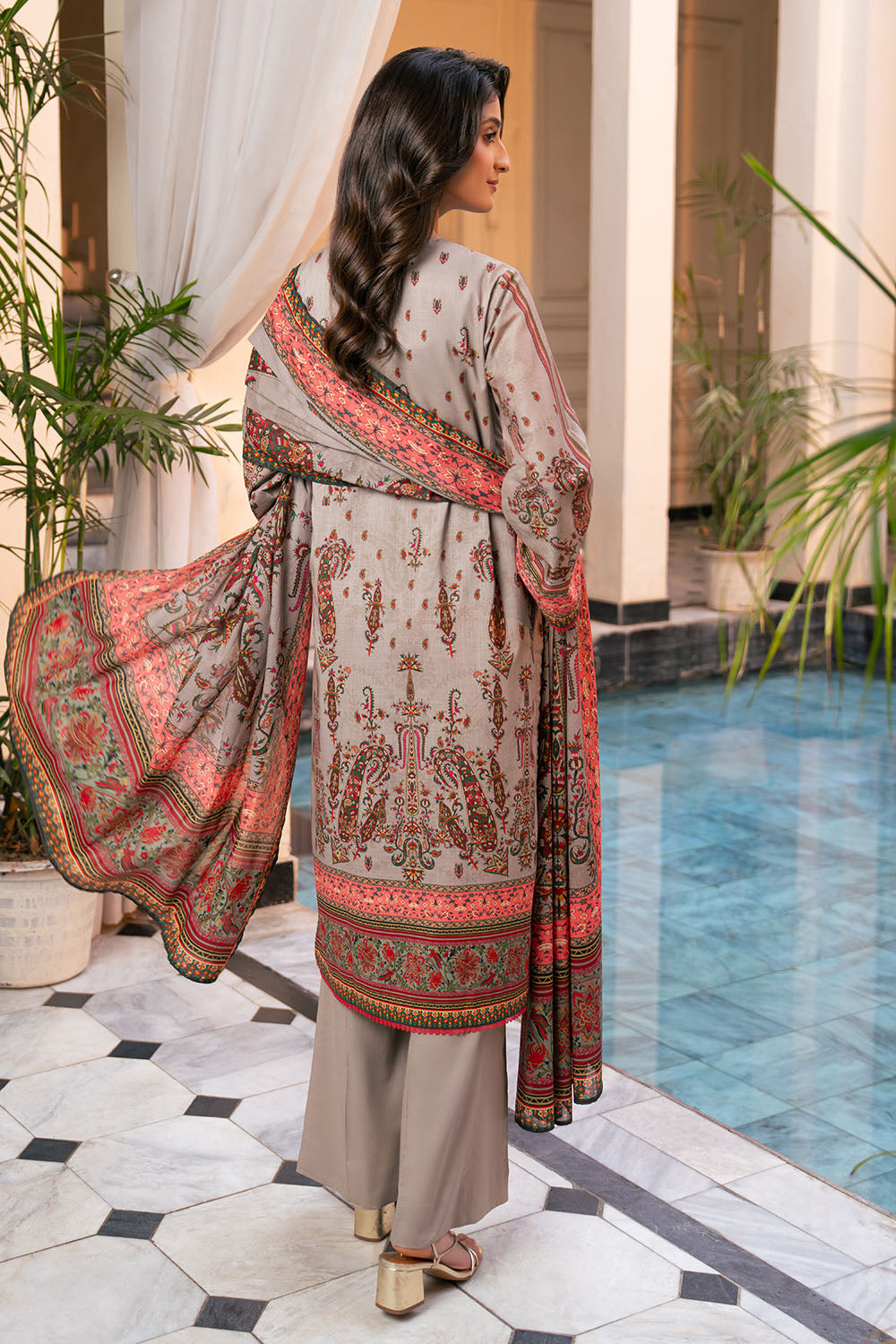 Gul Ahmed 3PC Printed Cross Hatch Lawn Suit