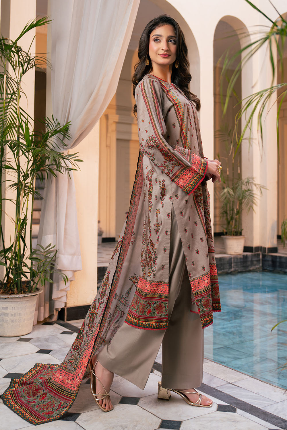 Gul Ahmed 3PC Printed Cross Hatch Lawn Suit