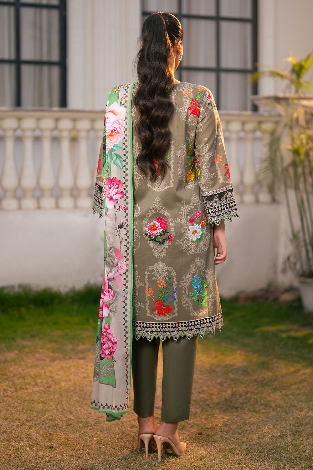 Gul Ahmed 3PC Printed Cross Hatch Lawn Suit
