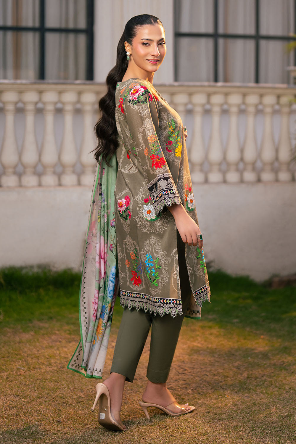Gul Ahmed 3PC Printed Cross Hatch Lawn Suit