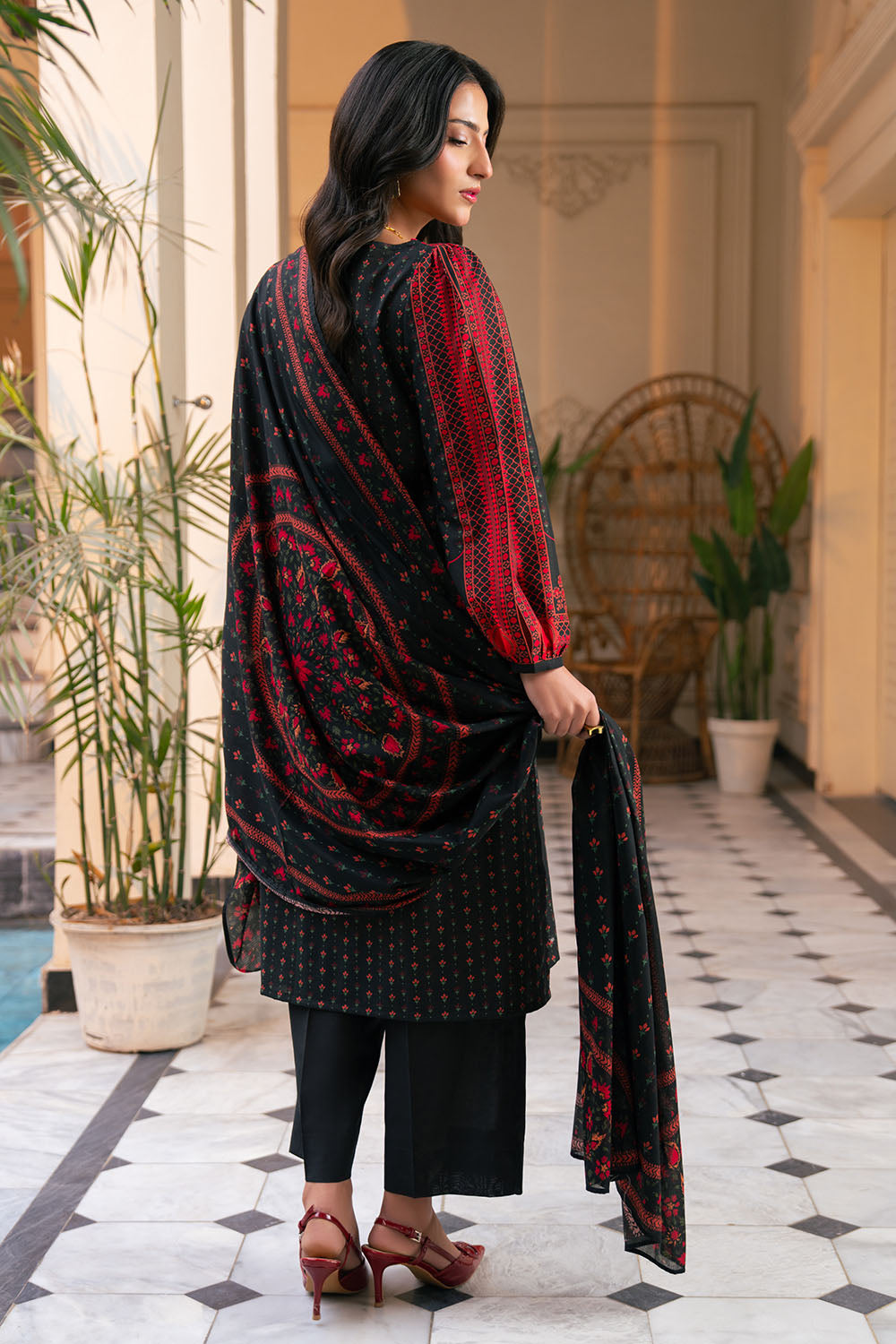 Gul Ahmed 3PC Printed Cross Hatch Lawn Suit