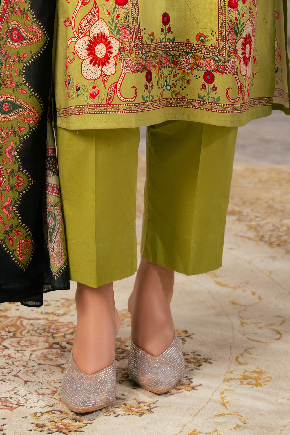 Gul Ahmed 3PC Printed Cross Hatch Lawn Suit