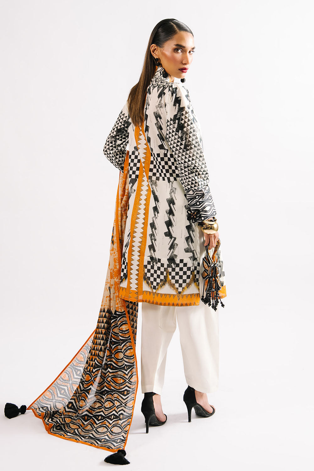 Agha Noor 3PC Printed Lawn Suit with Dupatta