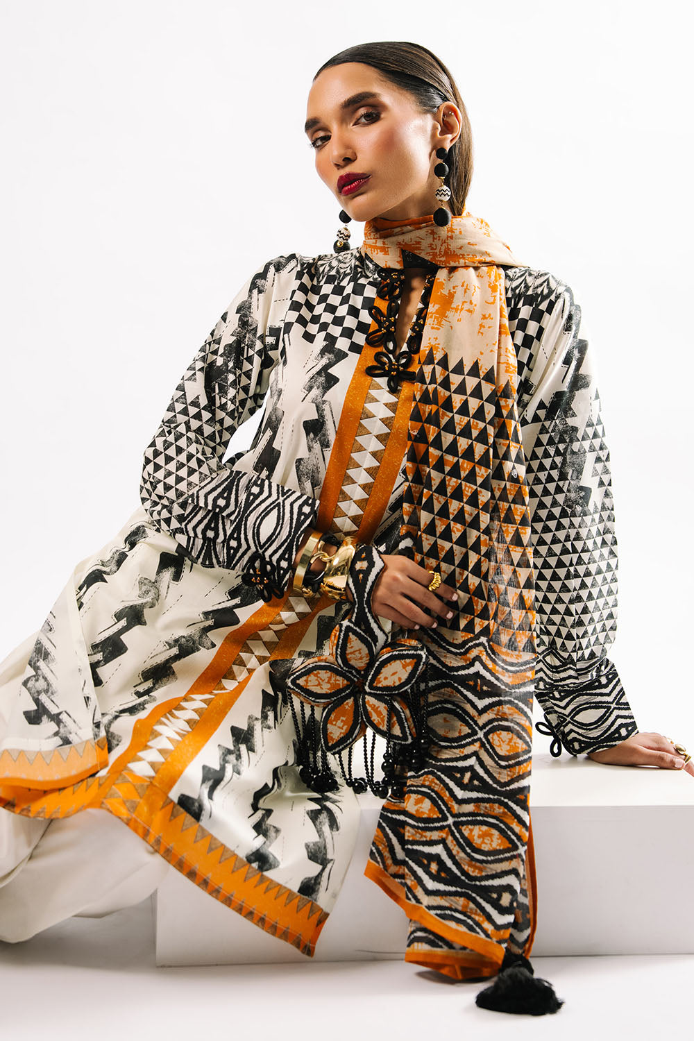 Agha Noor 3PC Printed Lawn Suit with Dupatta