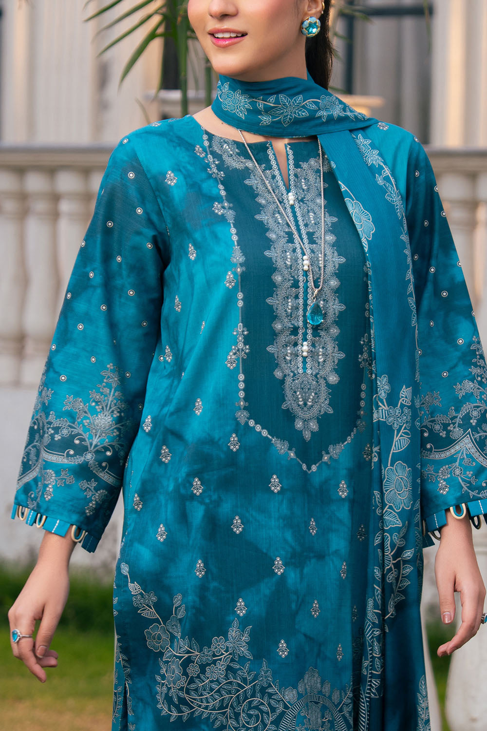 Gul Ahmed 3PC Printed Cross Hatch Lawn Suit