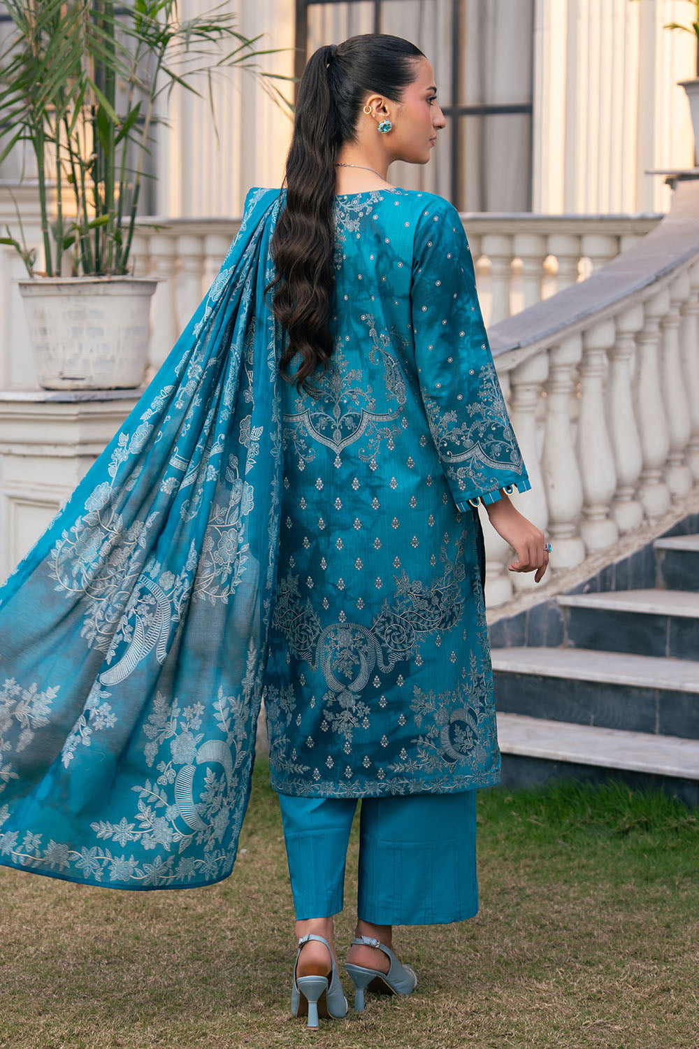 Gul Ahmed 3PC Printed Cross Hatch Lawn Suit