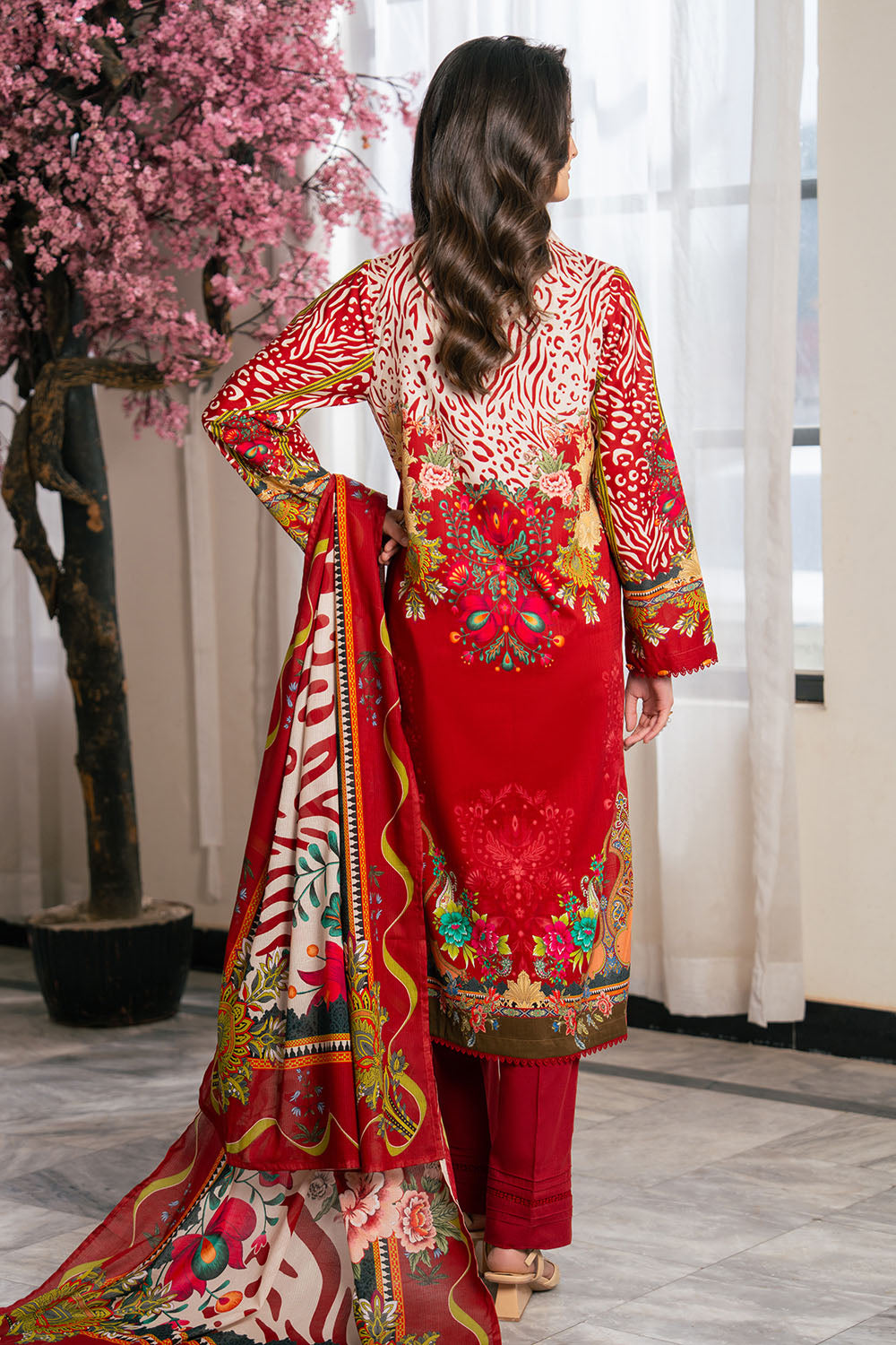 Gul Ahmed 3PC Printed Cross Hatch Lawn Suit